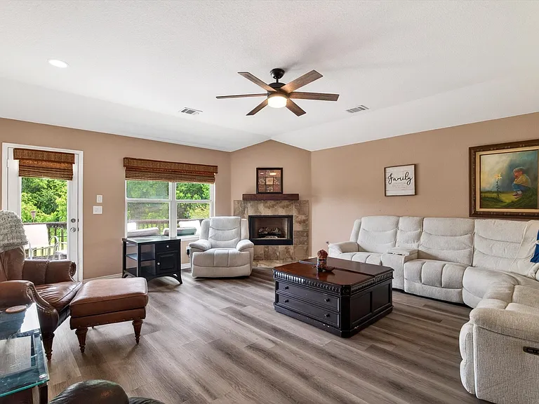 2129 Megan Creek Dr — Photo 16