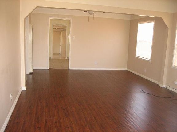 3rd image of 1509 E Market St