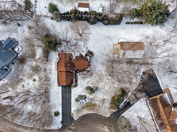 5th image of 231 Dancette Dr