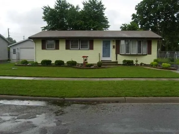 1021 Anna Ave, Machesney Park, IL 61115