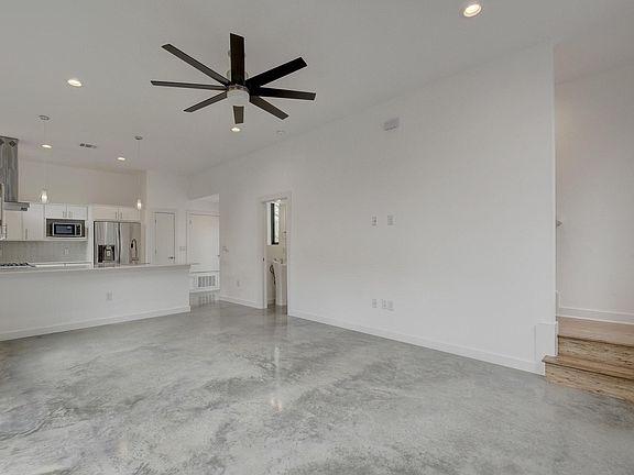 5th image of 4709 Gonzales St Unit B