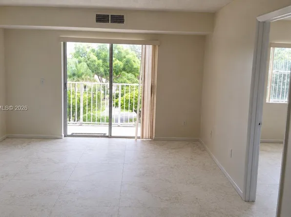 8260 SW 210th St, Cutler Bay, FL