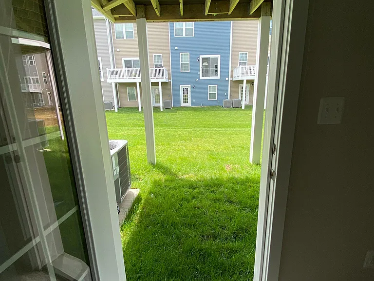 2106 Devine Rd — Photo 18