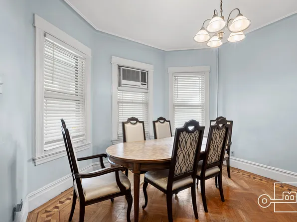 968 East 10th Street image 4 of 16