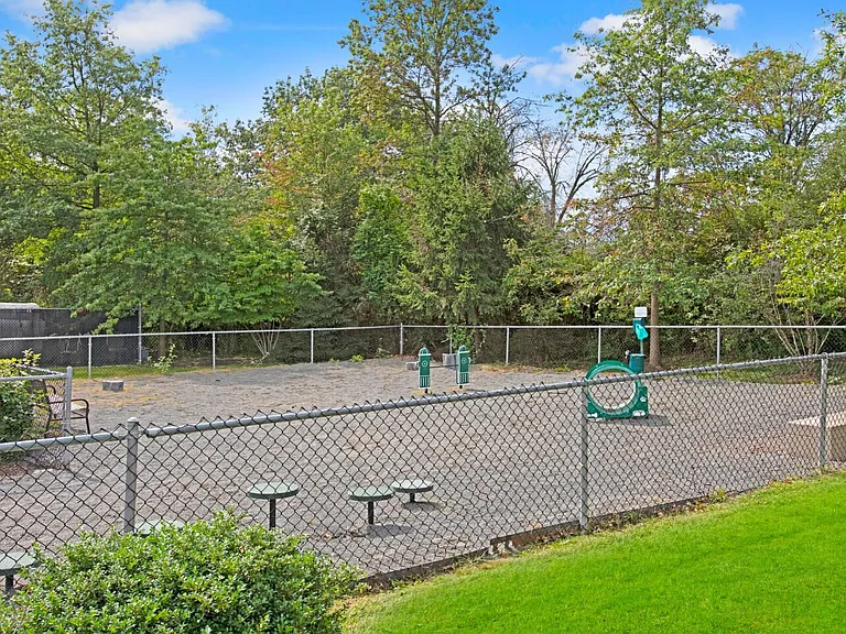 Grove at Somerset — Photo 8