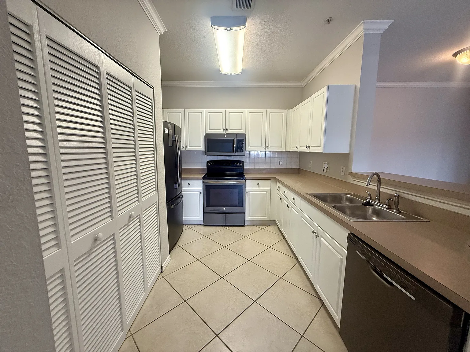 4306 Bayside Village Dr — Photo 3