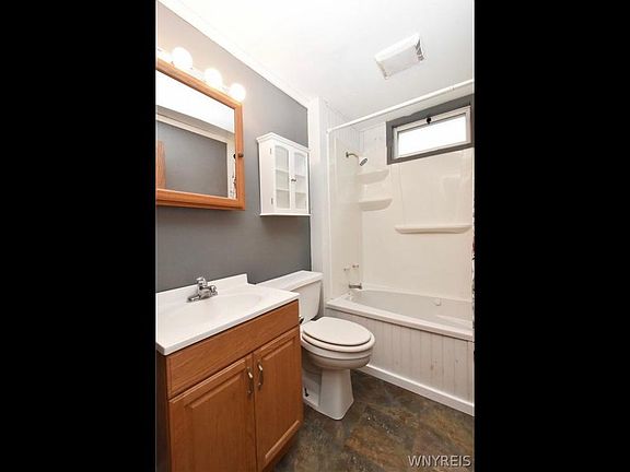 4th image of 60 Richfield Ave