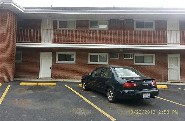 1st image of 135 Dover Dr APT 9
