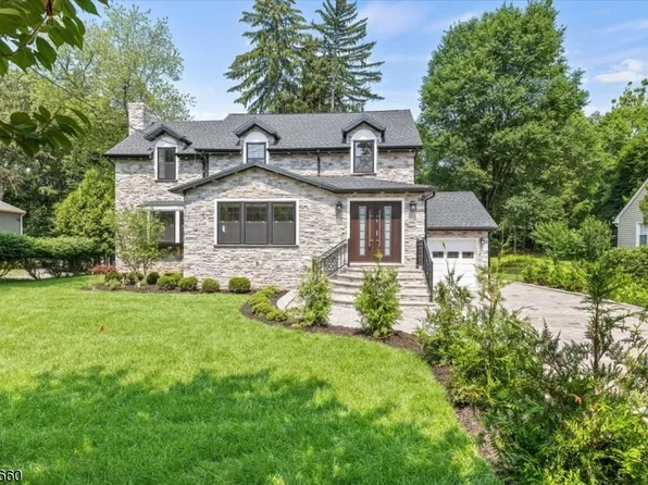 920 Colonial Rd, Franklin Lakes Boro, NJ 07417