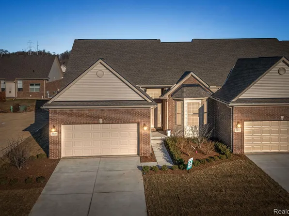 20787 Burn Dr, Macomb, MI 48044