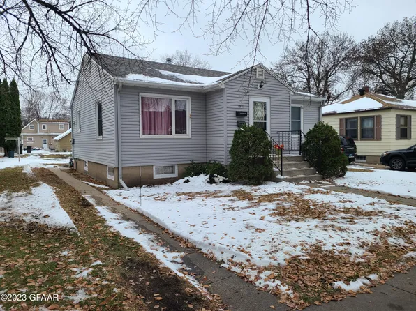 1911 5th Ave N, Grand Forks, ND 58203