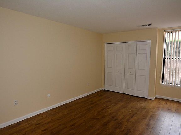 4th image of 18 Shrewsbury Green Dr Unit D