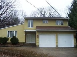 600 Bell Rd, Chagrin Falls, OH 44022