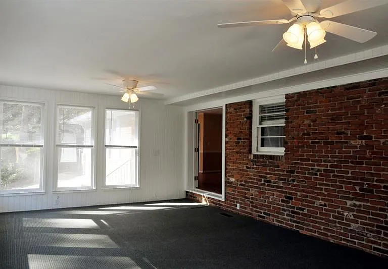 1278 Fairhill Ln NE — Photo 2