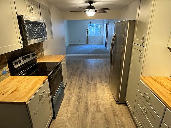 2nd image of 940 Silver Dollar Ave #D
