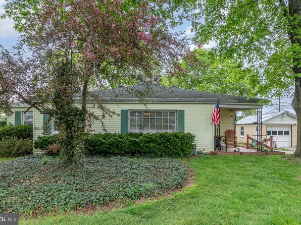 39 Maple Ave, Walnut Bottom, PA 17266