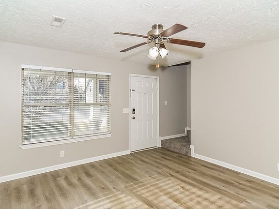 4th image of 1913 Warmingfield Dr
