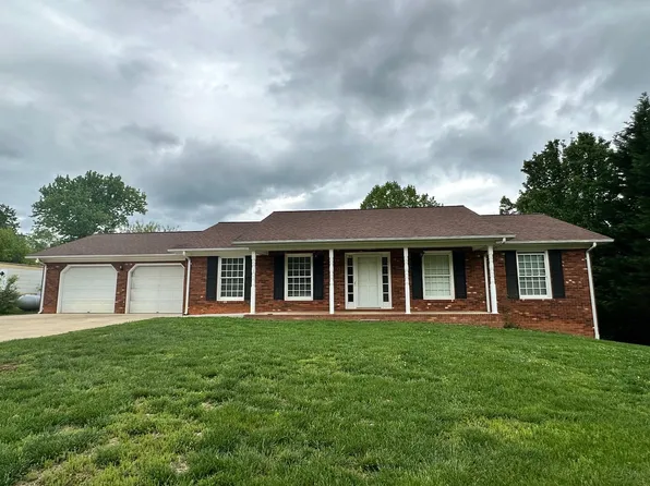 204 N Oak Grove Ext, Millers Creek, NC 28651