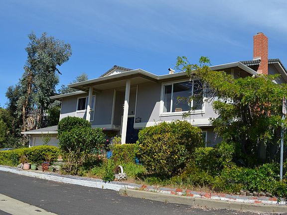 3rd image of 208 Appian Way
