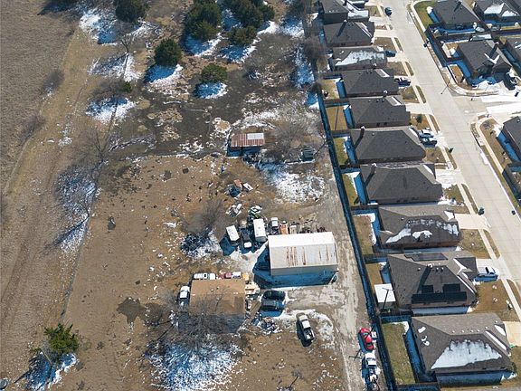 2nd image of 900 E Beltline Rd