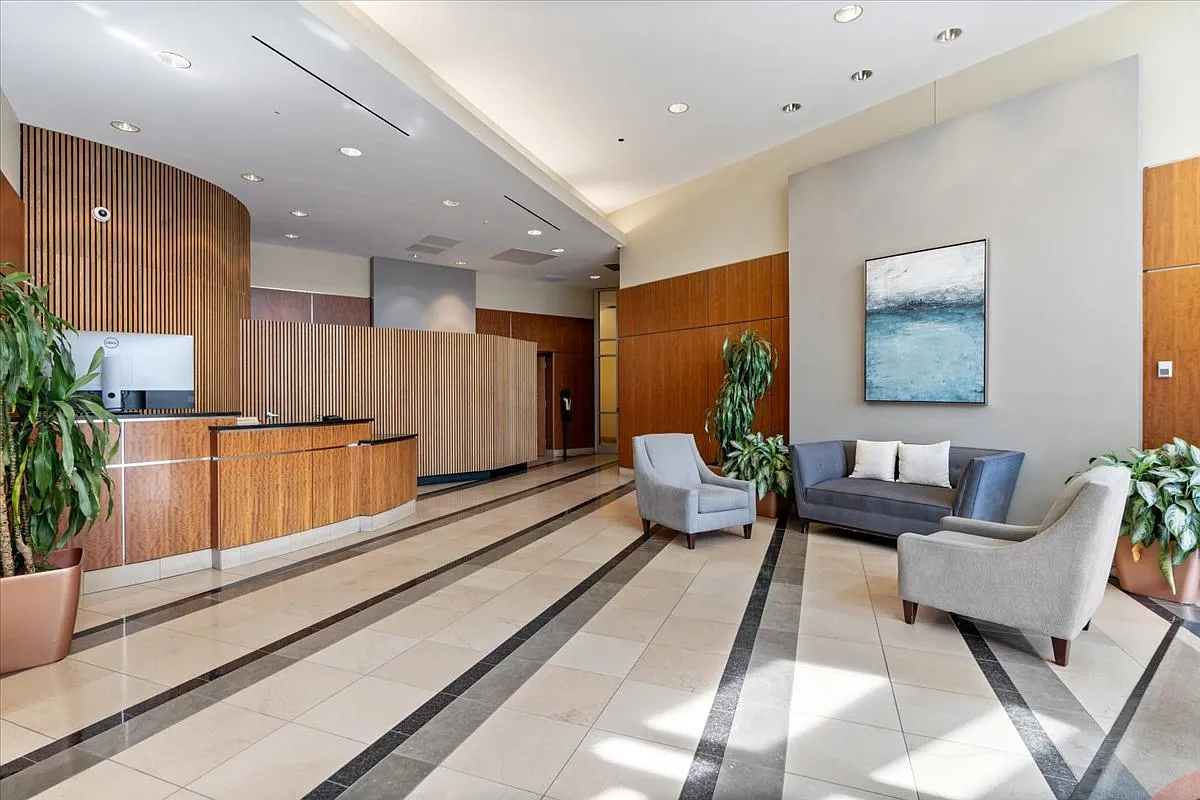 1 bed, 1.5 bath, 1051 sqft, $3,500 — Photo 2