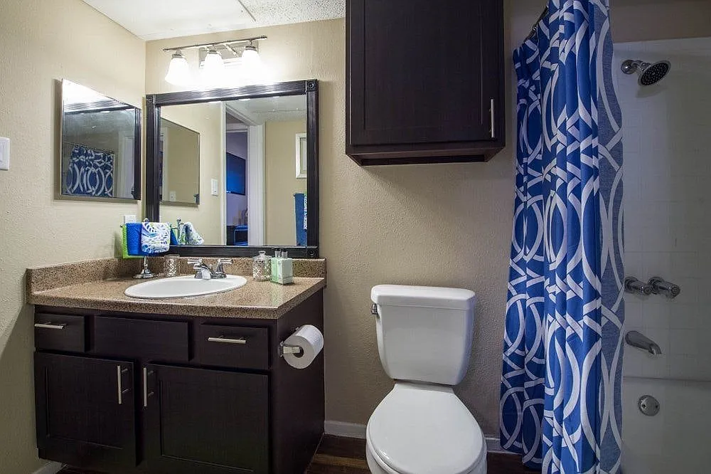 6808 South Interstate 35 Frontage Road, Unit 111 — Photo 3