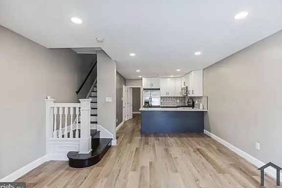 4th image of 120 E Mentor St