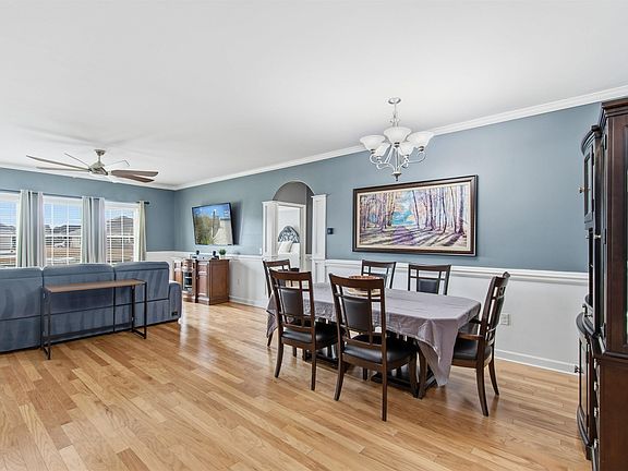 4th image of 1635 Sapphire Dr.