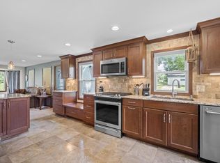 10609 W Saint Martins Rd, Franklin, WI 53132