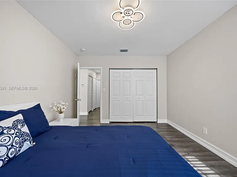 1523 Monroe St — Photo 25
