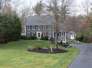 10 Rivers Edge Dr, Rowley, MA 01969