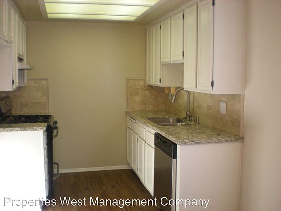 2nd image of 498 W 13th St APT 213