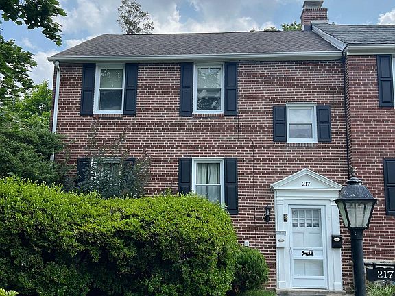 3rd image of 217 Hiawatha Ln