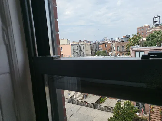 Rented by BR Edwards Associates Inc | media 7