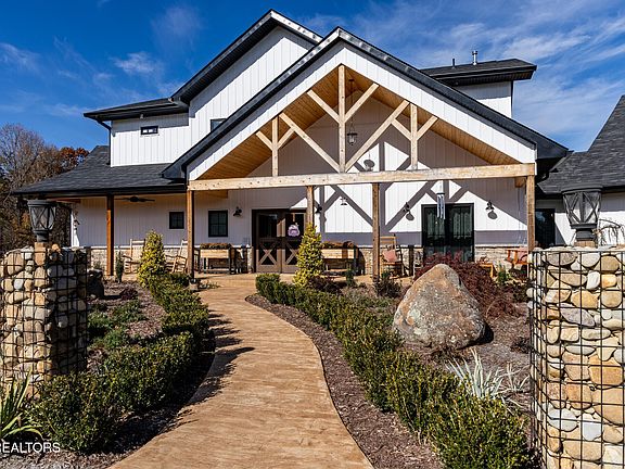 2nd image of 1010 Keener Rd