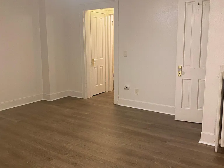 2709 Sommers Ave — Photo 3