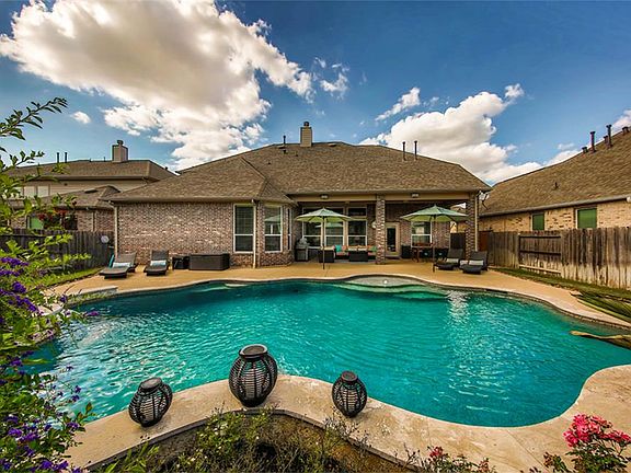 3rd image of 28015 Nobbe Hollow Dr