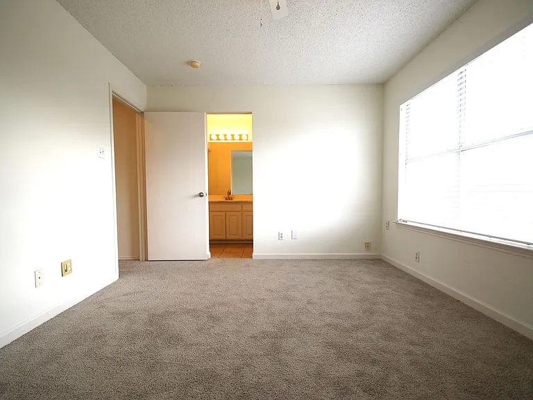 5036 Diaz Ave — Photo 9