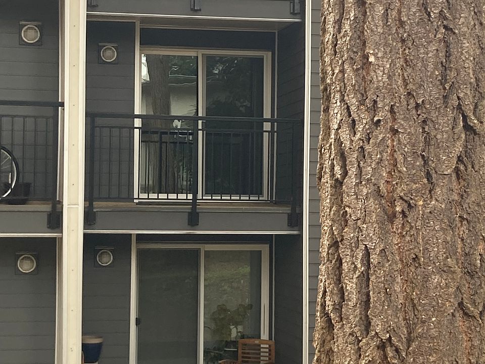 the middle lanai belongs to E-204