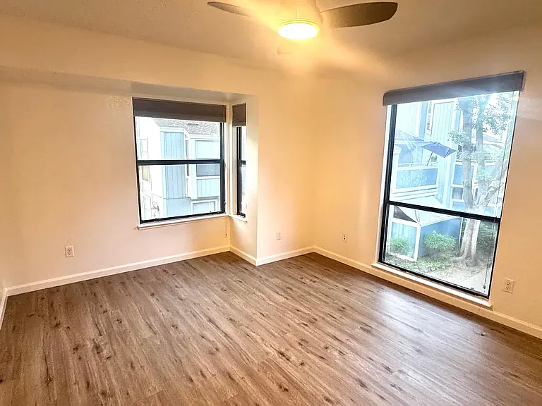 650 Del Verde Cir #6 — Photo 12