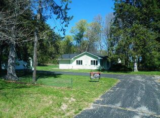 1060 Hunt St, Lowell, MI 49331