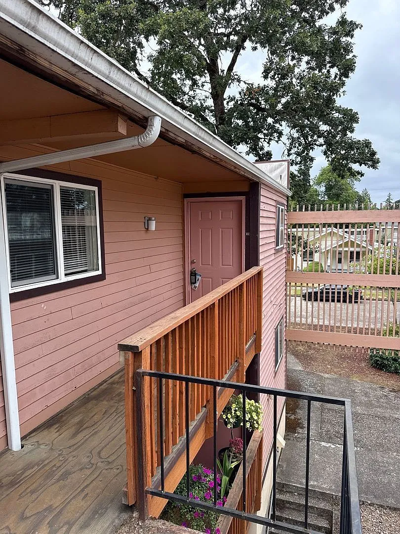 2 bed, 1.0 bath, 800 sqft, $1,145 — Photo 3