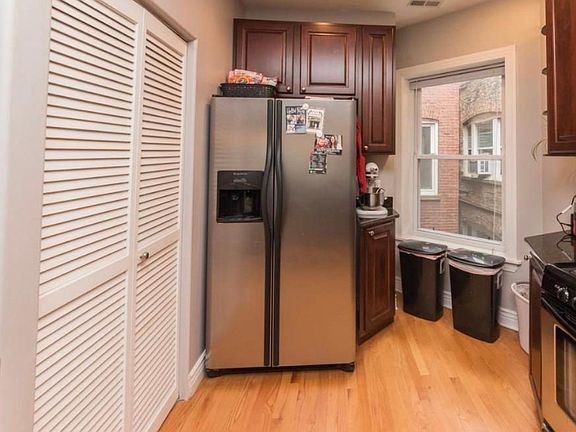 Kitchen w/large extra capacity washer/dryer
