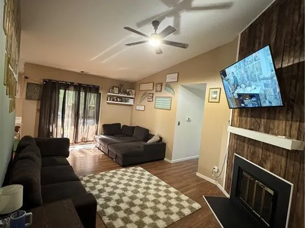 2433 Old Stone Mill Dr, Cranbury, NJ 08512