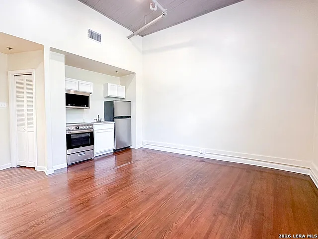 245 Losoya St — Photo 44