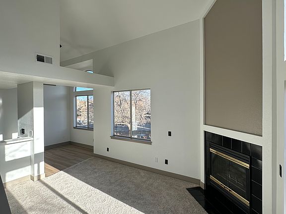 4th image of 1079 S Walden Way