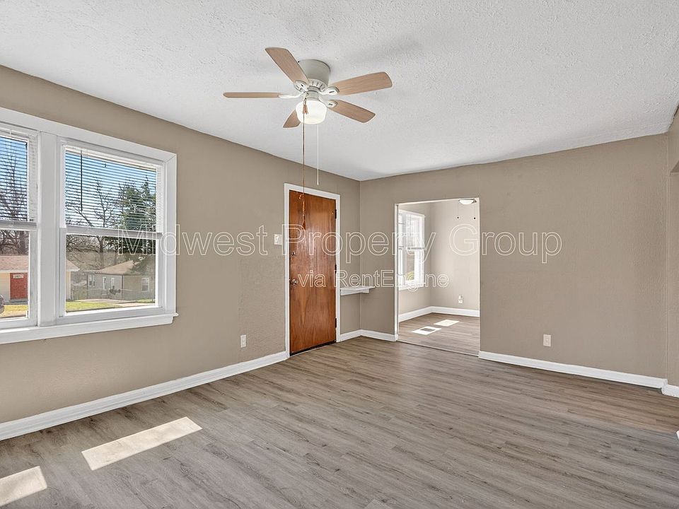 1st image of 8921 Higginson Ave