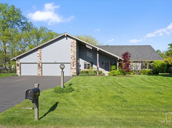 203 Royal Ct, Prospect Heights, IL 60070