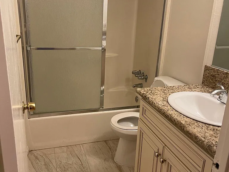 828 S Maryland Ave #2 — Photo 7