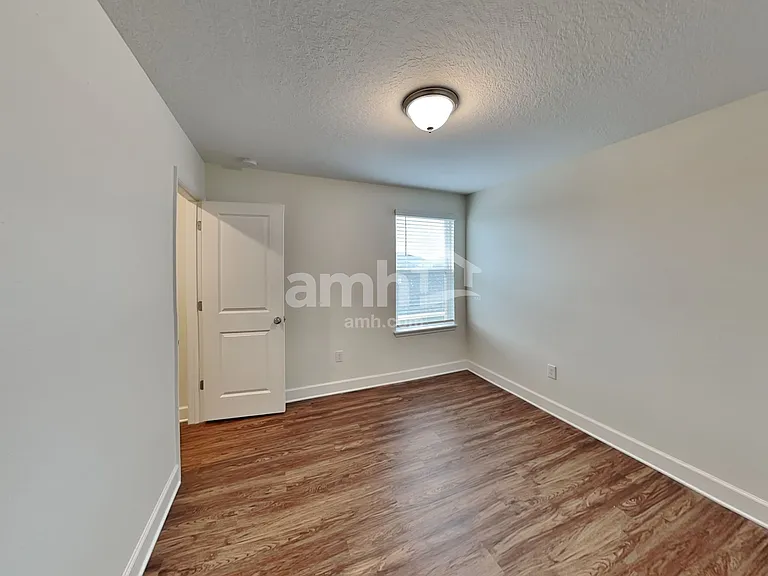 1103 Walden Pond Dr — Photo 27